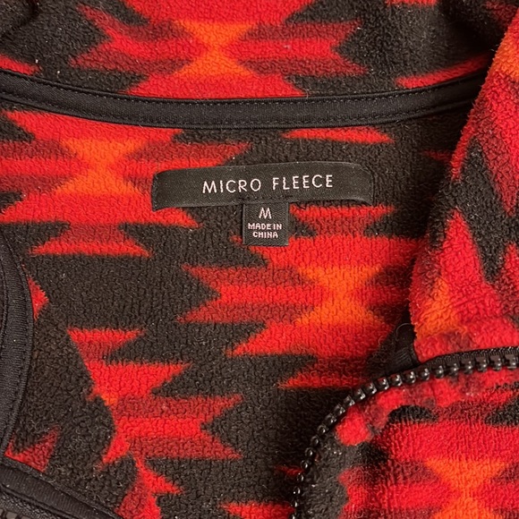 Uniqlo Micro Fleece Sweater - Picture 3 of 9